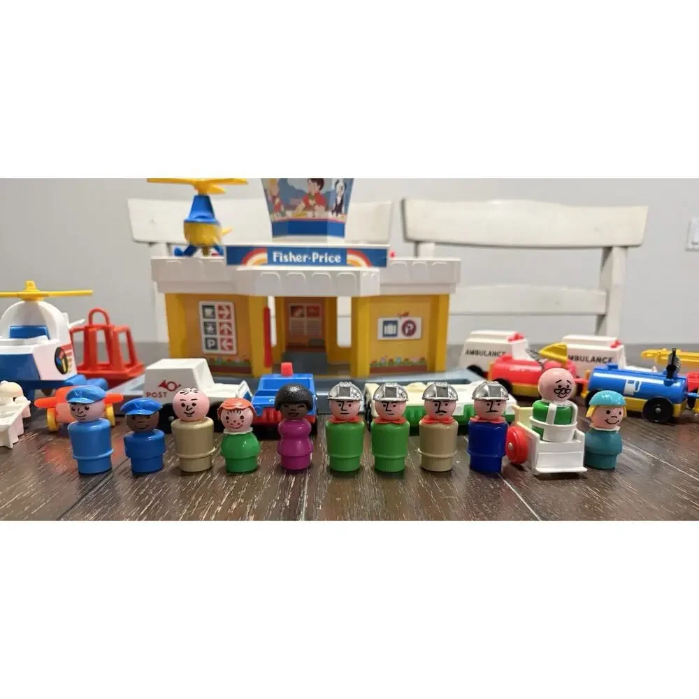 Vintage 1986-1990 Fisher Price LITTLE PEOPLE AIRPORT Bundle Play Set Used